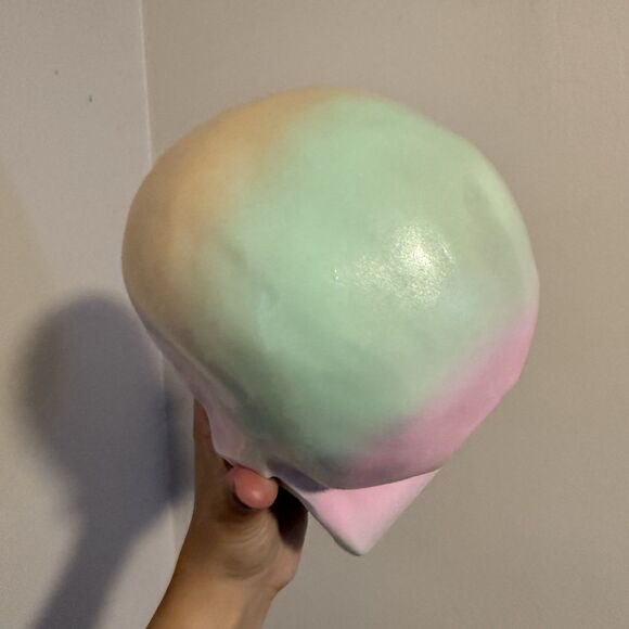 Halloween Summerween Pastel Rainbow Skull With Heart Eyes Decor NWT - Picture 4 of 5